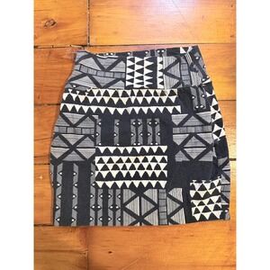 Love Fire Geometric Mini Skirt Womens Small Black Cream Stretch Bodycon